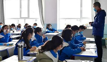 青海成为全国第一个学校开学的省份，那么“校服定制”着装的日常消毒工作做好了吗？