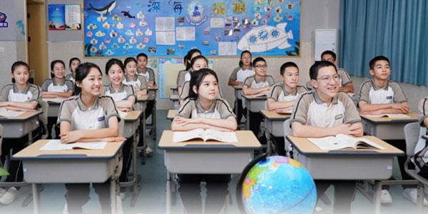 校服定制厂家，中小学校服定制